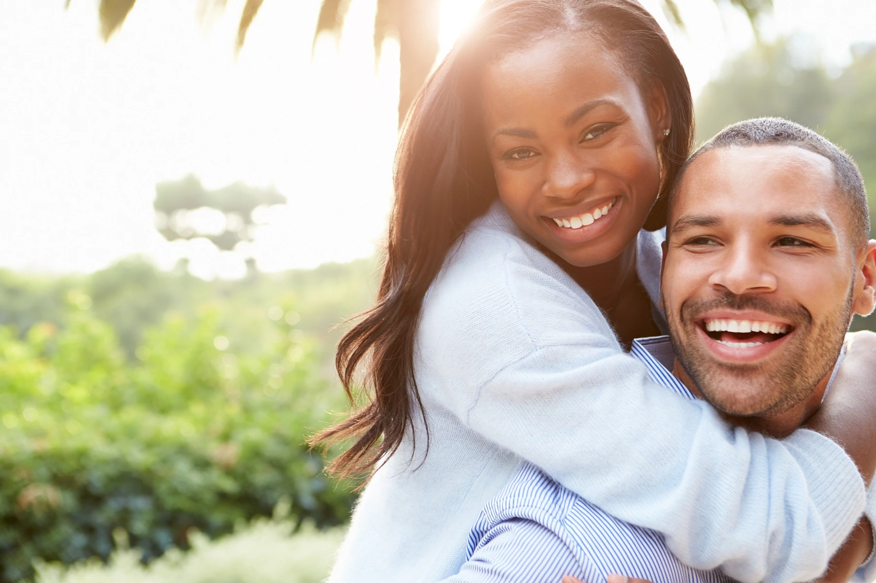 couple heureux au flower camping la chenaie